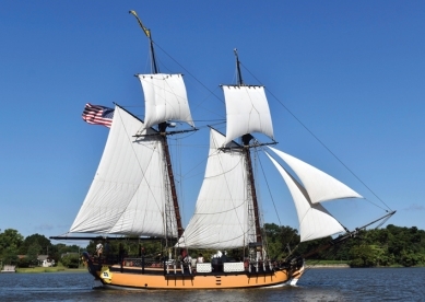 Sultana under sail, Maryland